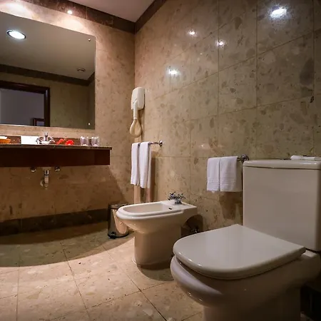 Отель Camoes 4*